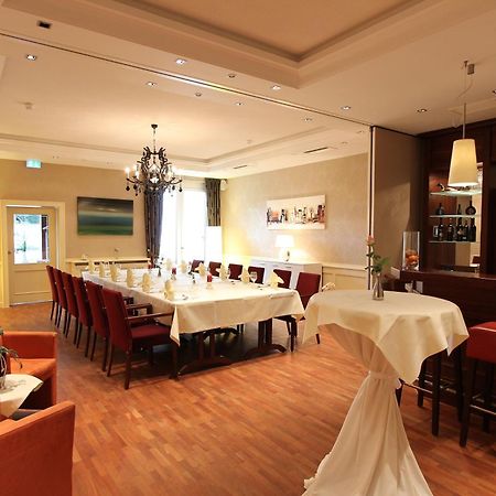 阿克曾特乔纳森餐厅酒店 利普施塔特 外观 照片